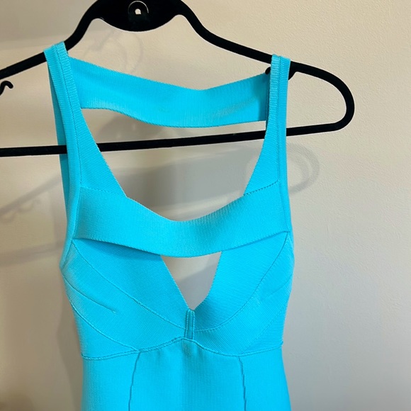 Blue backless long dress perfect for any outing! - Picture 2 of 6